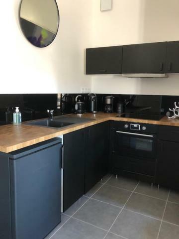 Appartement Avec Terrasse Panoramique Au Coeur De Nîmes Exterior photo